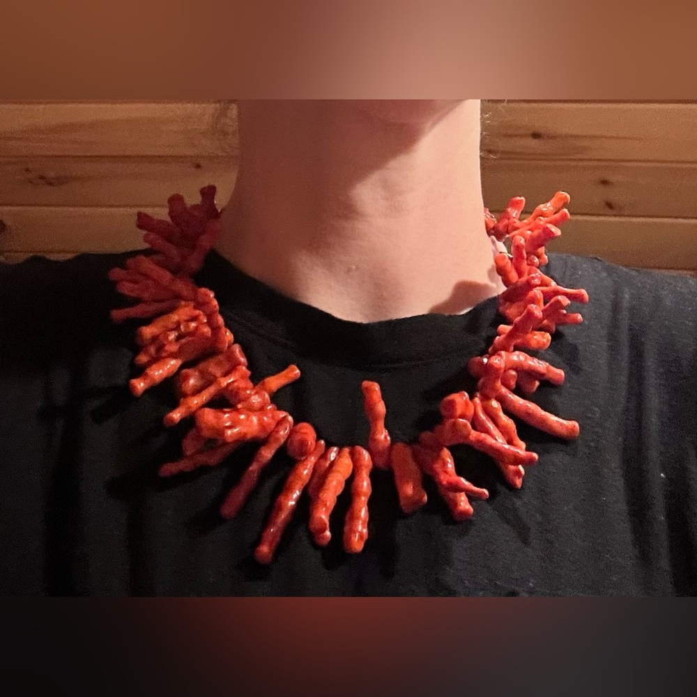Coral branch necklace - Picture 9 of 10
